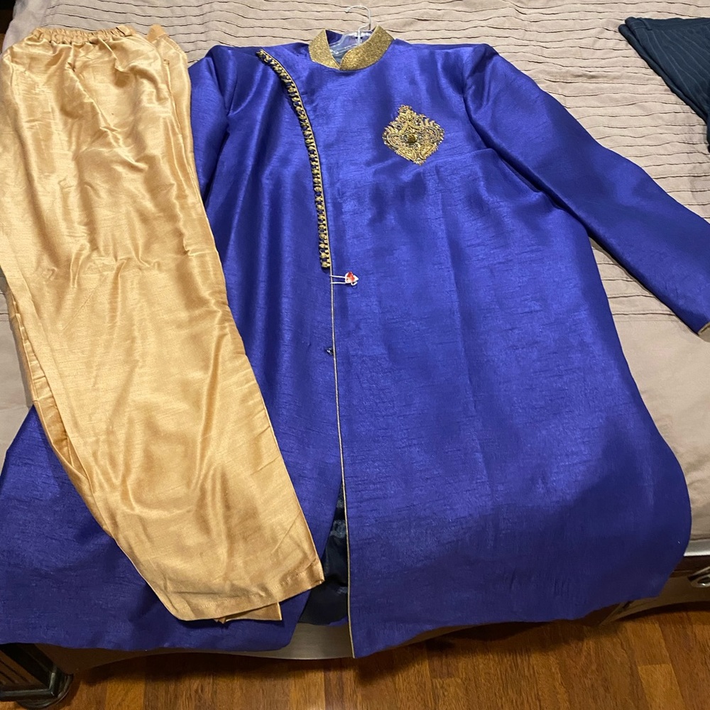 Sherwani, men Indian outfit/Pakistani men outfit